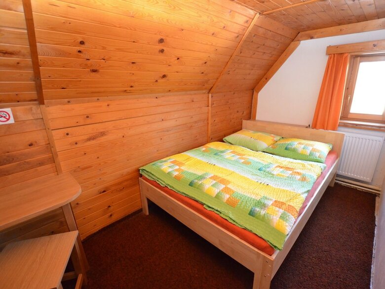 Authentic Log Cabin With Fireplace. Only 300m To The Ski Slope, Unobstructed View!