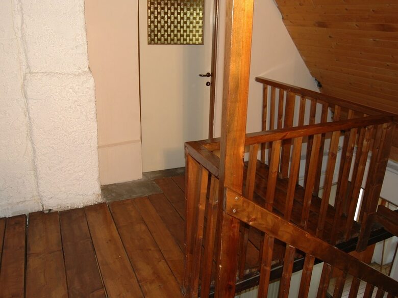 Authentic Log Cabin With Fireplace. Only 300m To The Ski Slope, Unobstructed View!