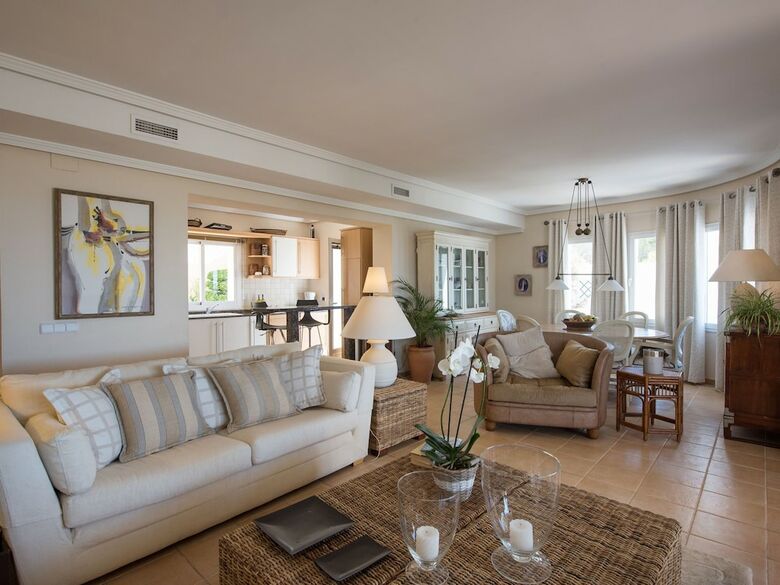 Villa With Exceptional Panoramic Views, Private Pool In Altea Hills