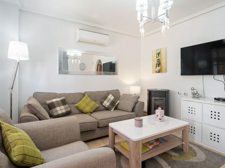 Villa Nice Holiday Home In Lo Crispin Near Ciudad Quesada With Shared Pool