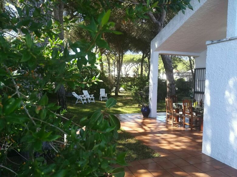 Detached Holiday Home Located In Roche Within Walking Distance From The Beach