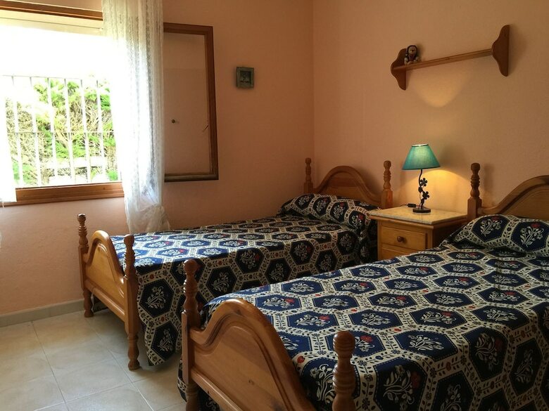 Detached Holiday Home Located In Roche Within Walking Distance From The Beach