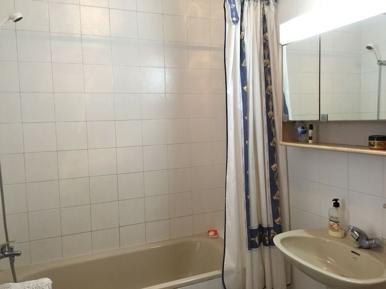 Detached Holiday Home Located In Roche Within Walking Distance From The Beach