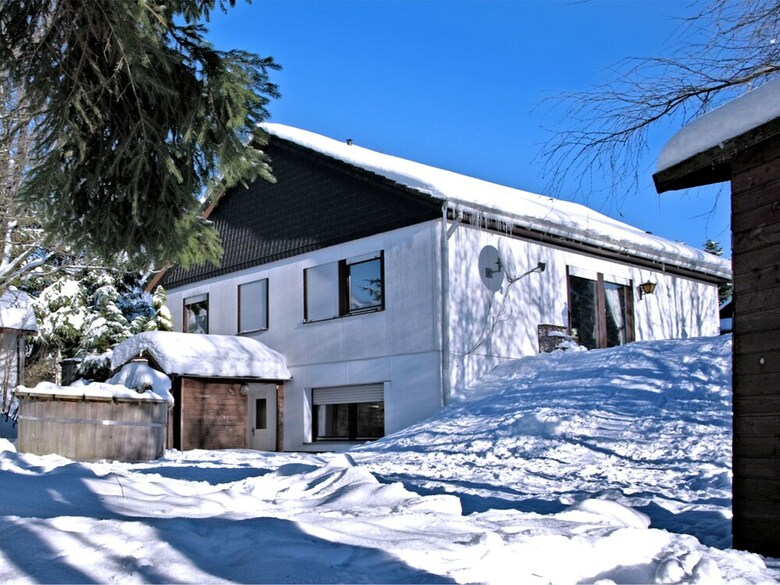 Cozy Holiday Home In Hildfeld With Private Garden