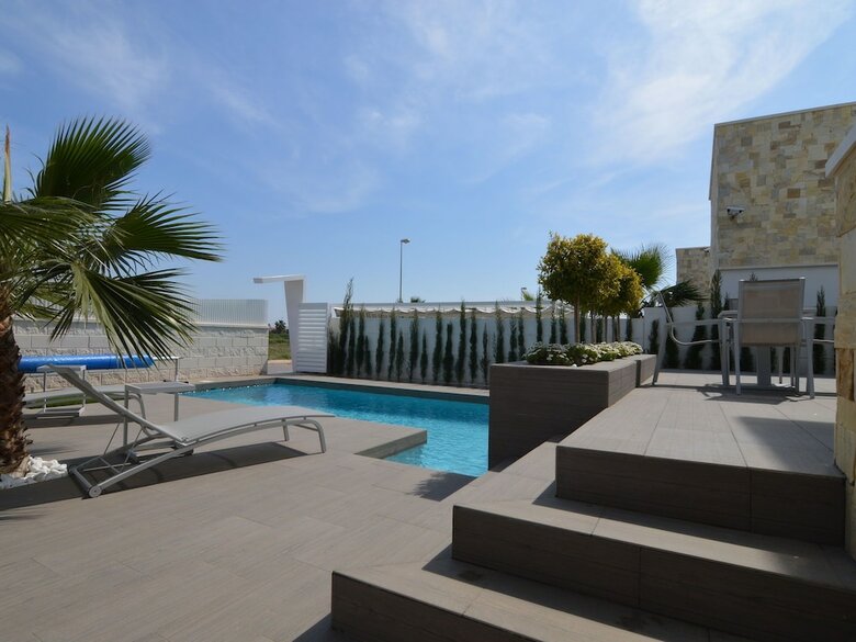Lovely Villa In Ciudad Quesada With Private Pool