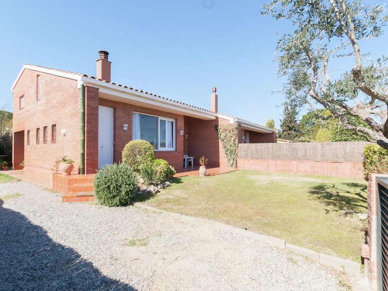 Beautiful Holiday Home With Swimming Pool In Costa Brava