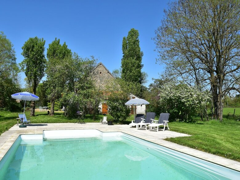 Modern Holiday Home In Burgundy With Swimming Pool