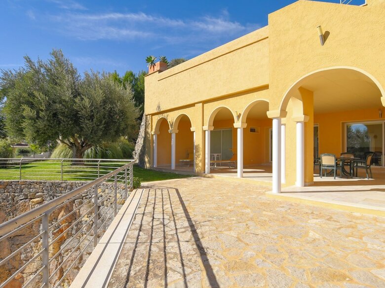 Affluent Villa In Altea With Pool And Panoramic Views