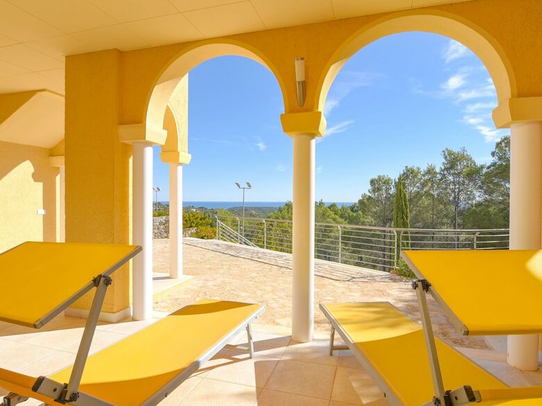 Affluent Villa In Altea With Pool And Panoramic Views