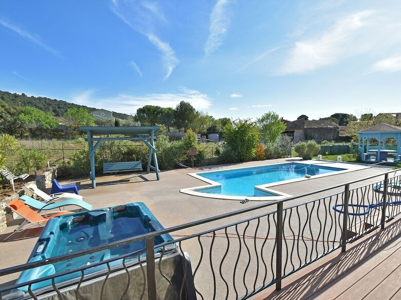 Beautiful Villa With Private Swimming Pool In Beaufort