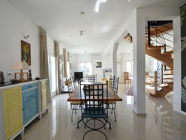 Beautiful Villa With Private Swimming Pool In Beaufort