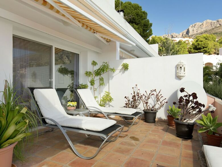 Fantastic Apartment On The Golf Course, Large Terrace And Communal Swimming Pool
