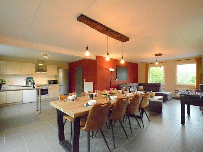 Elegant Child-friendly Villa In Berismenil Near Forest