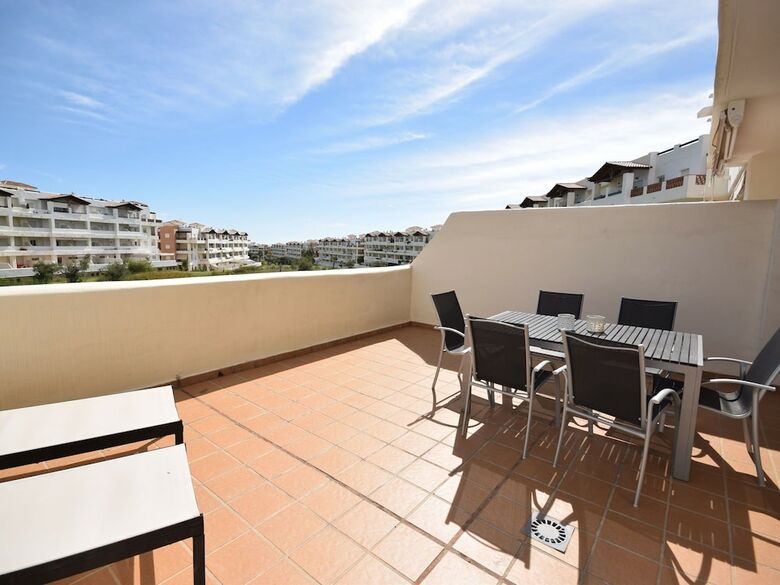 Comfortable Apartment On The Golf Course, Near The Beach And Activities