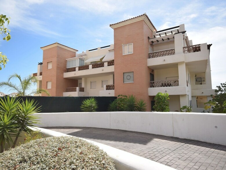 Comfortable Apartment On The Golf Course, Near The Beach And Activities