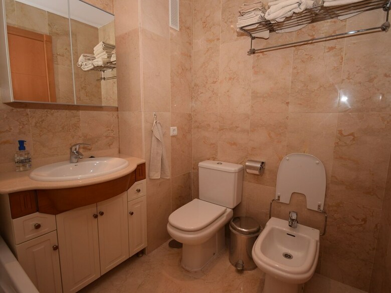 Comfortable Apartment On The Golf Course, Near The Beach And Activities