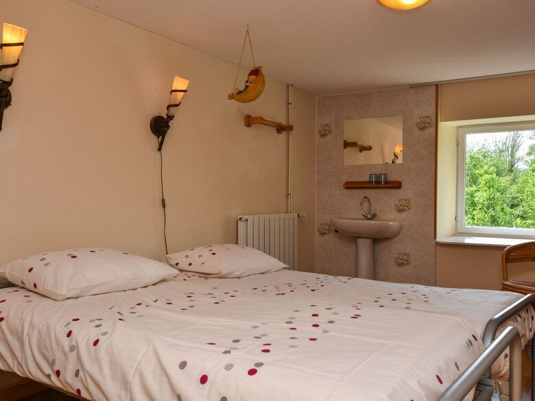 Alluring Holiday Home With Pool, Barbecue, Sun-loungers