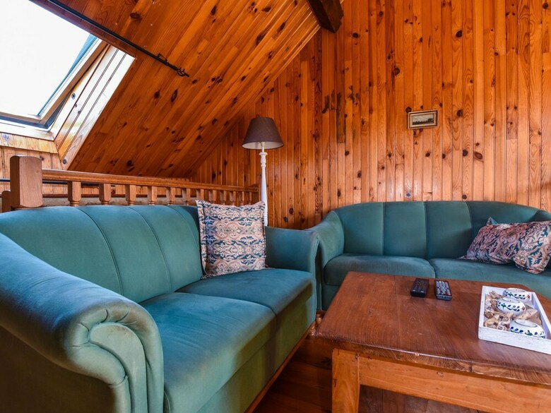 Alluring Holiday Home With Pool, Barbecue, Sun-loungers