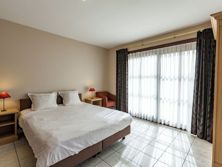 Luxurious Villa In de Panne With Garden