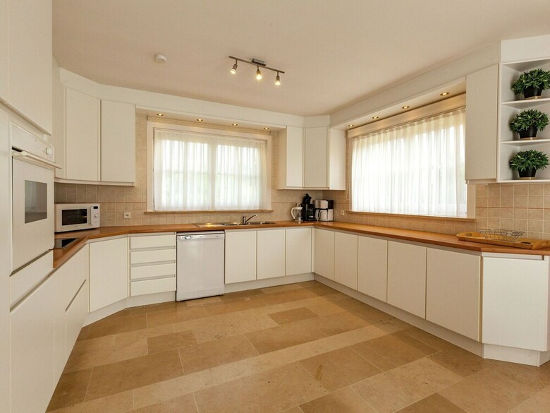 Luxurious Villa In de Panne With Garden