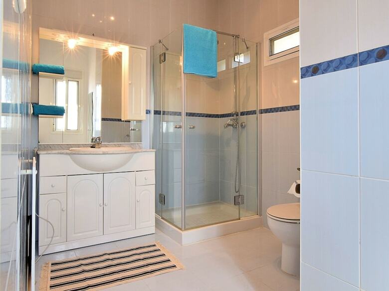 Spacious Villa With Jacuzzi In Arenas