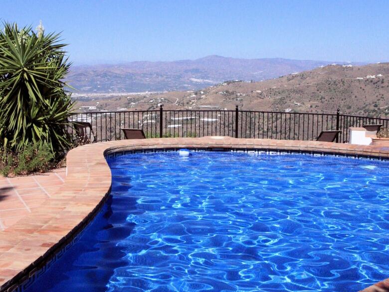 Magnific Villa With Private Pool In Sayalonga