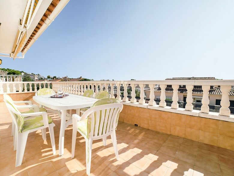 Stylish Holiday Home In El Mas Mel By The Forest