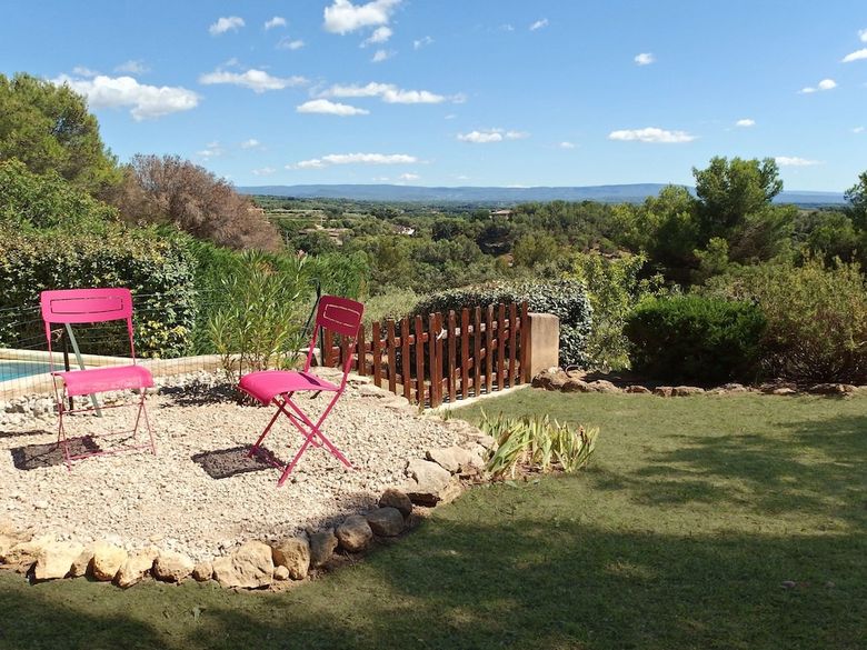 Modern Villa With Heated, Private Swimming Pool Near Mont Ventoux
