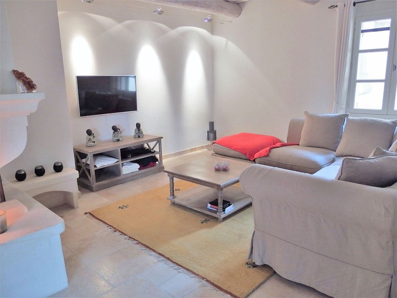 Modern Villa With Heated, Private Swimming Pool Near Mont Ventoux