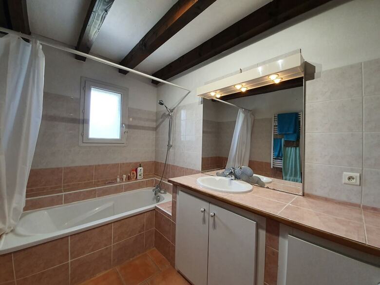 Spacious Villa With Private Swimming Pool In Marseillette