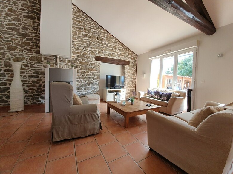 Spacious Villa With Private Swimming Pool In Marseillette