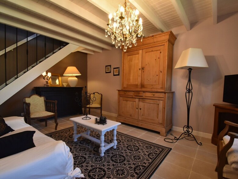 Modern Holiday Home In La Barre-de-semilly