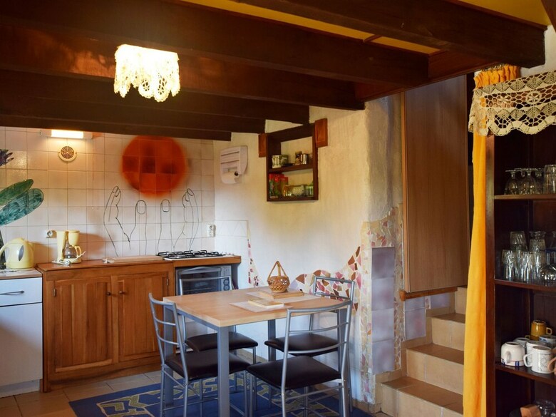 Cozy Holiday Home In Accons With Meadow Near