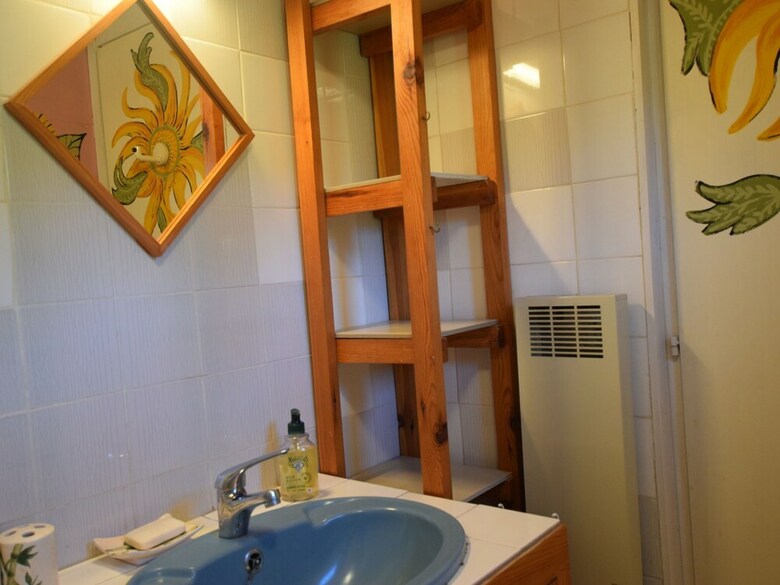 Cozy Holiday Home In Accons With Meadow Near