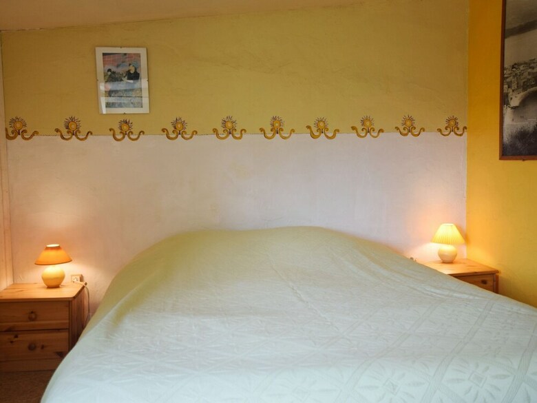 Cozy Holiday Home In Accons With Meadow Near