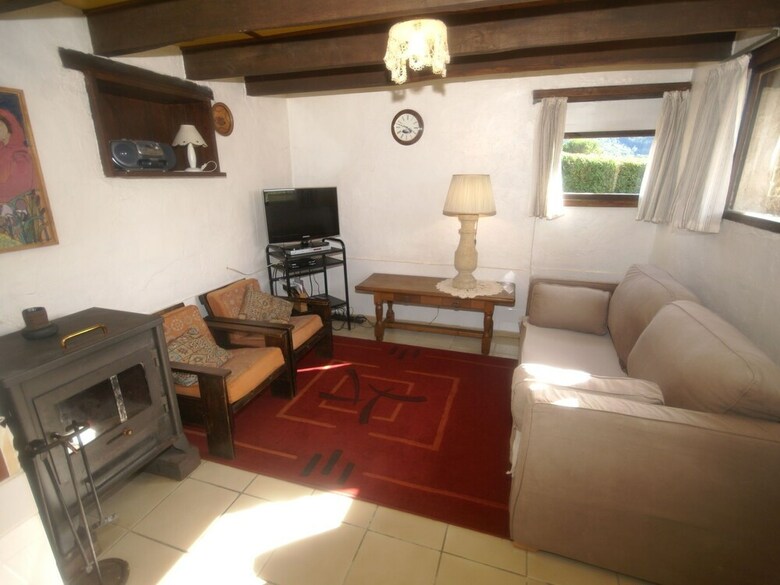 Cozy Holiday Home In Accons With Meadow Near