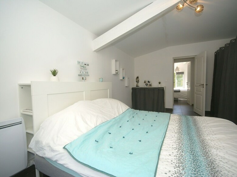 Roofed Villa In Provence With Fantastic Pool And Terrace