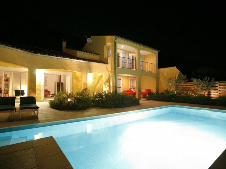 Chic Villa With In Roquebrun Swimming Pool