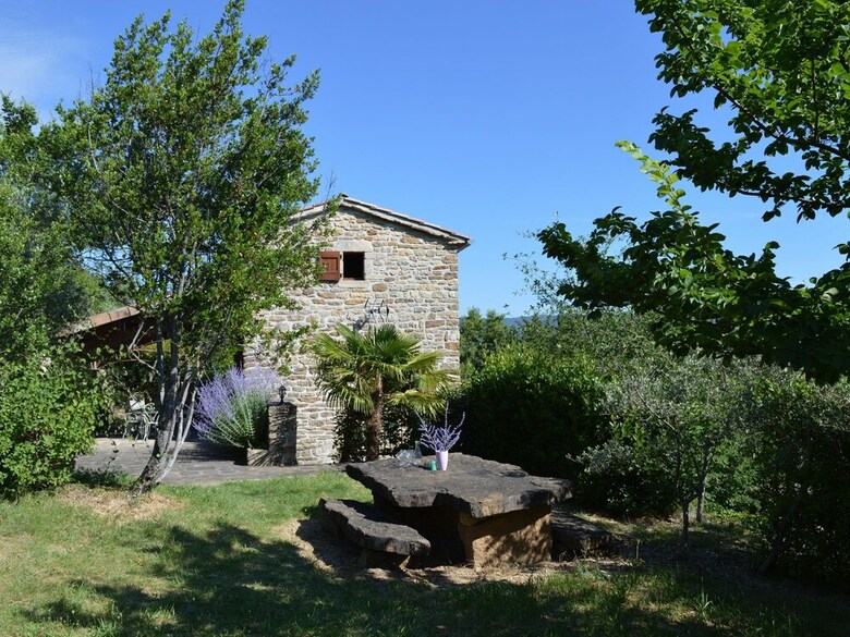 Wonderful Holiday Home With Magnificent Views And Shared Swimming Pool