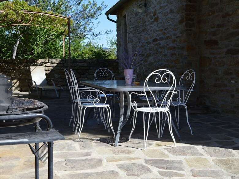 Wonderful Holiday Home With Magnificent Views And Shared Swimming Pool