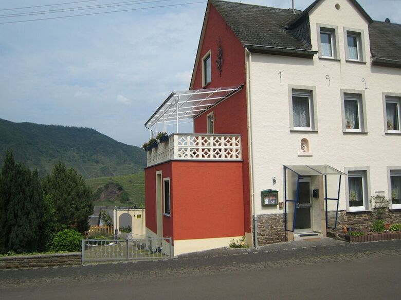 Charming Holiday Home In Bremm Eifel With Garden