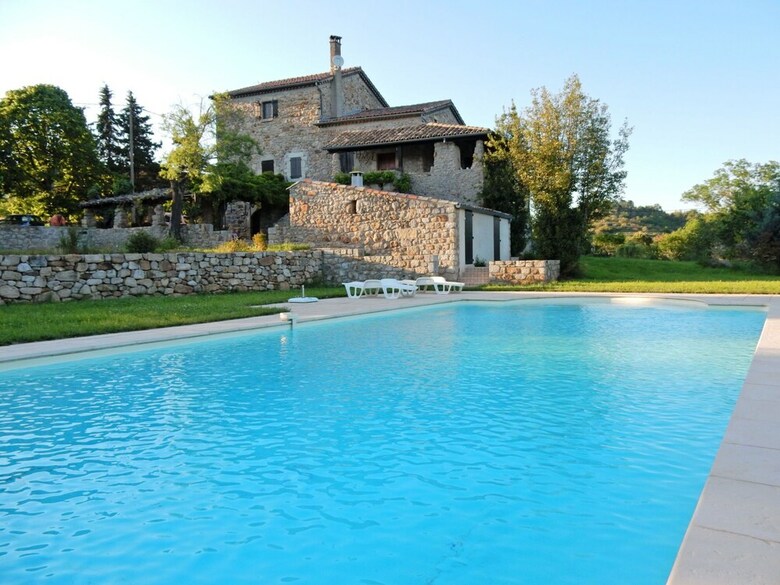 Fascinating Villa In Largenti�re With Garden