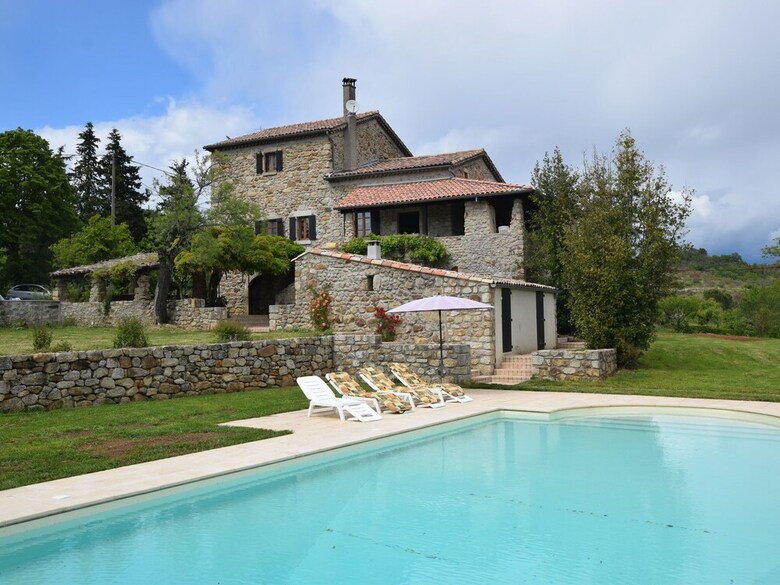 Fascinating Villa In Largenti�re With Garden