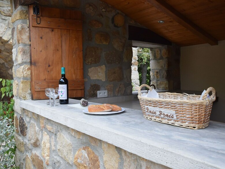Fascinating Villa In Largenti�re With Garden