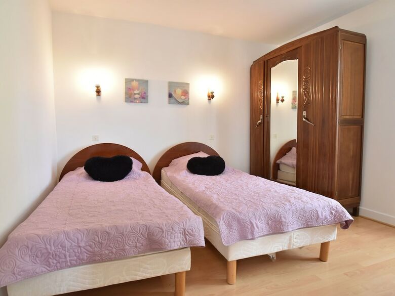 Modern Holiday Home In Besse With Private Pool