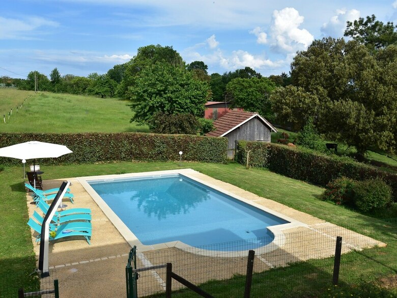 Modern Holiday Home In Besse With Private Pool