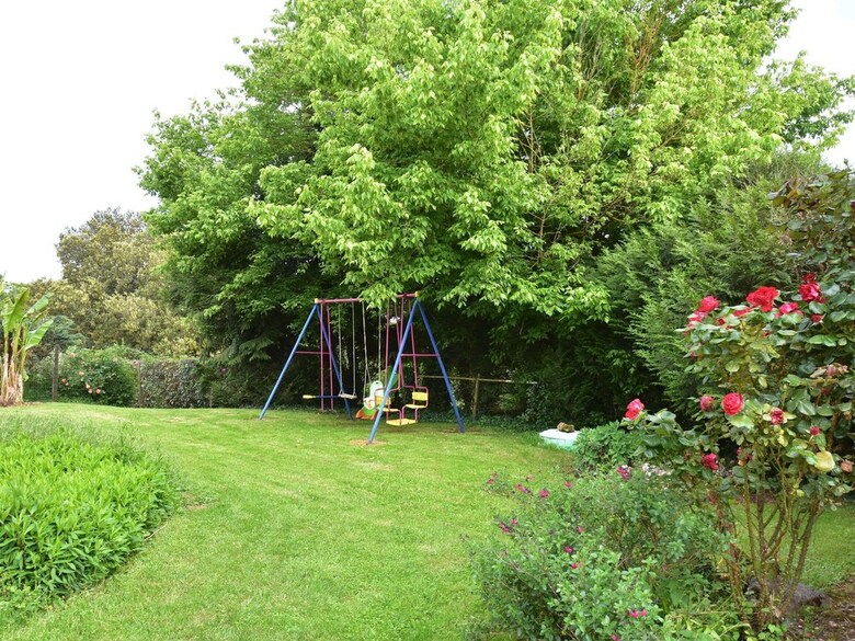 Modern Holiday Home In Besse With Private Pool