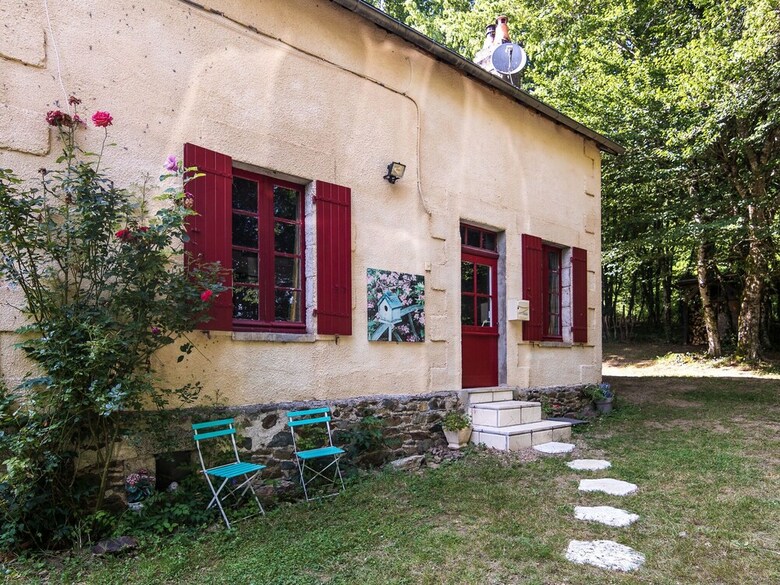 Cozy Holiday Home With Private Garden In Savignac-l�drier