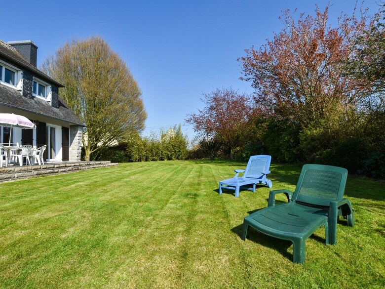 Stylish Holiday Home In Morlaix With Private Garden
