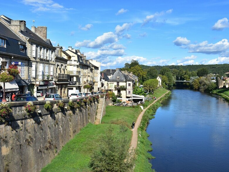 Rural Holiday Home With Beautiful Forest, Not Far From P�rigueux